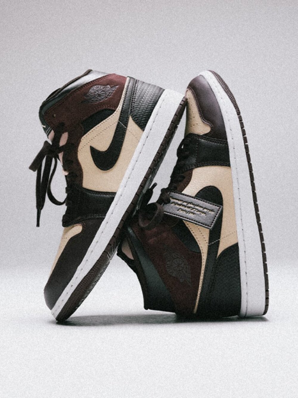Air Jordan 1 Mid SE "Paris YMCA" (Velvet Brown) – FZ4359-200 - Picture 3 of 4